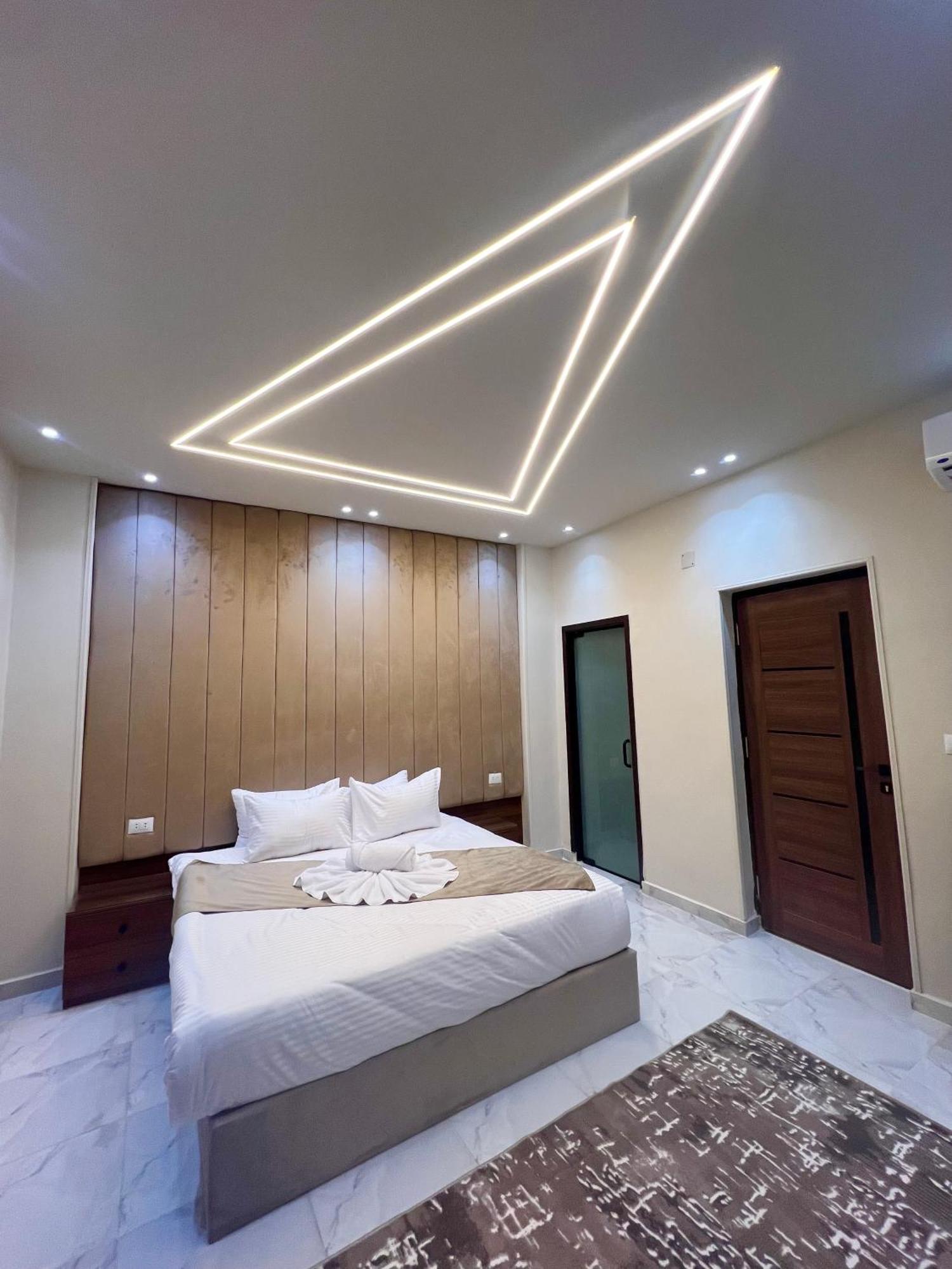 New Glamour Pyramids Hotel 3*