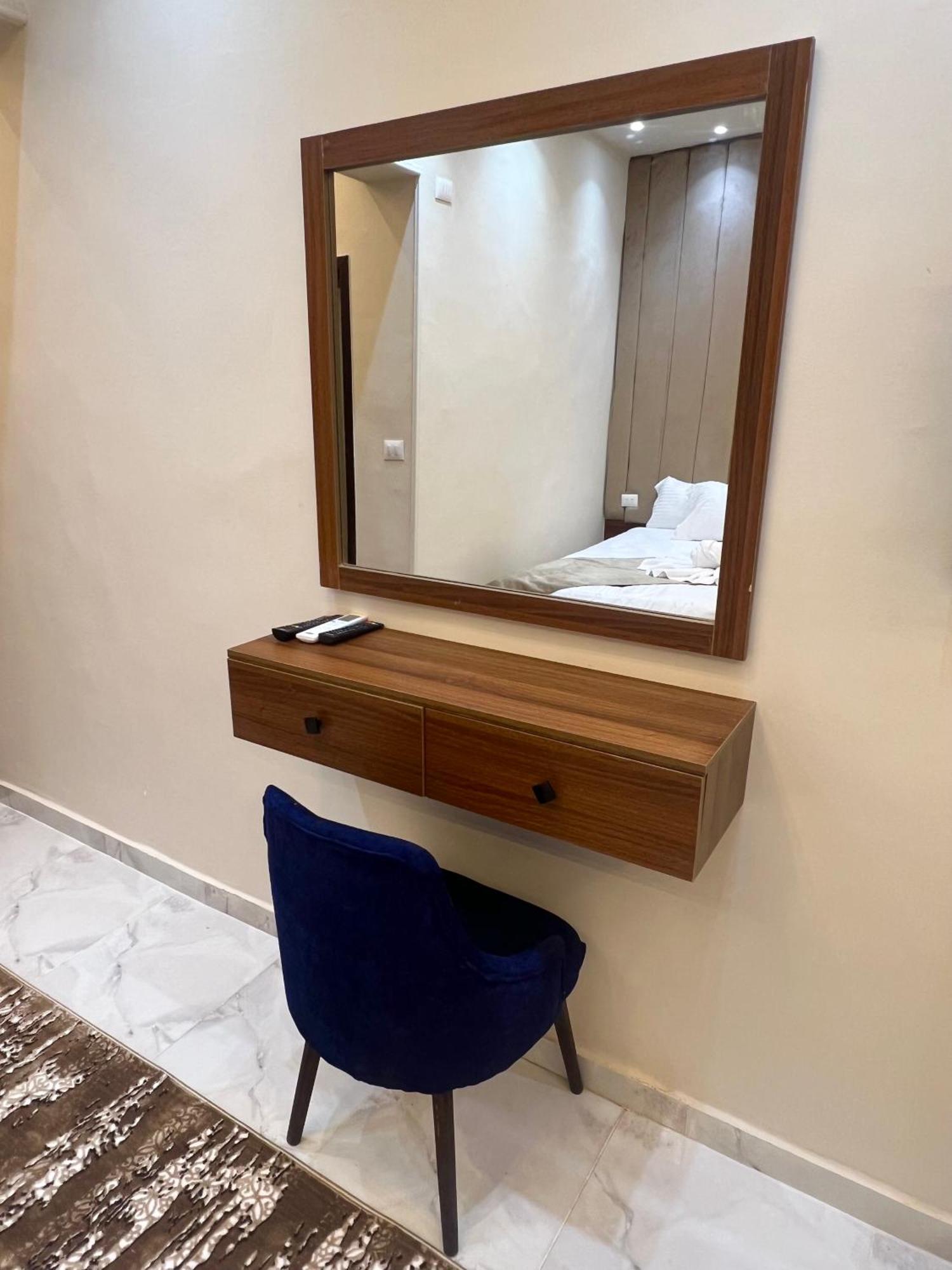 New Glamour Pyramids Hotel
