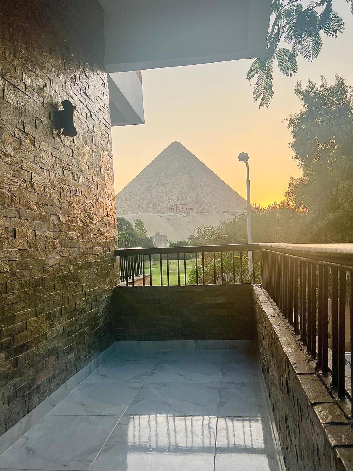 New Glamour Pyramids Hotel 3*
