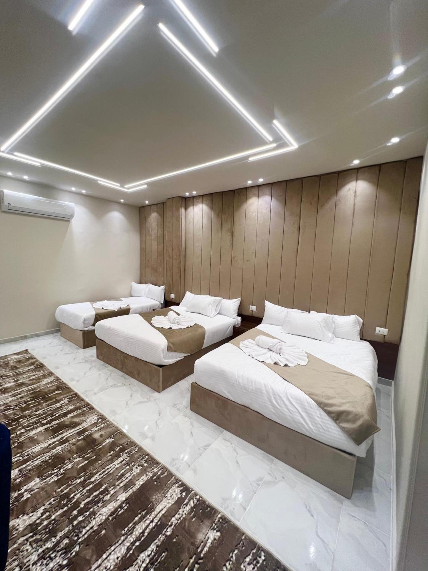 New Glamour Pyramids Hotel 3*